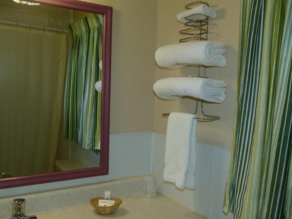Country Squire Motel Arnprior Habitación foto
