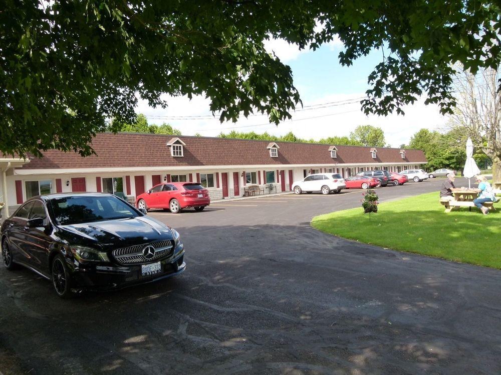 Country Squire Motel Arnprior Exterior foto