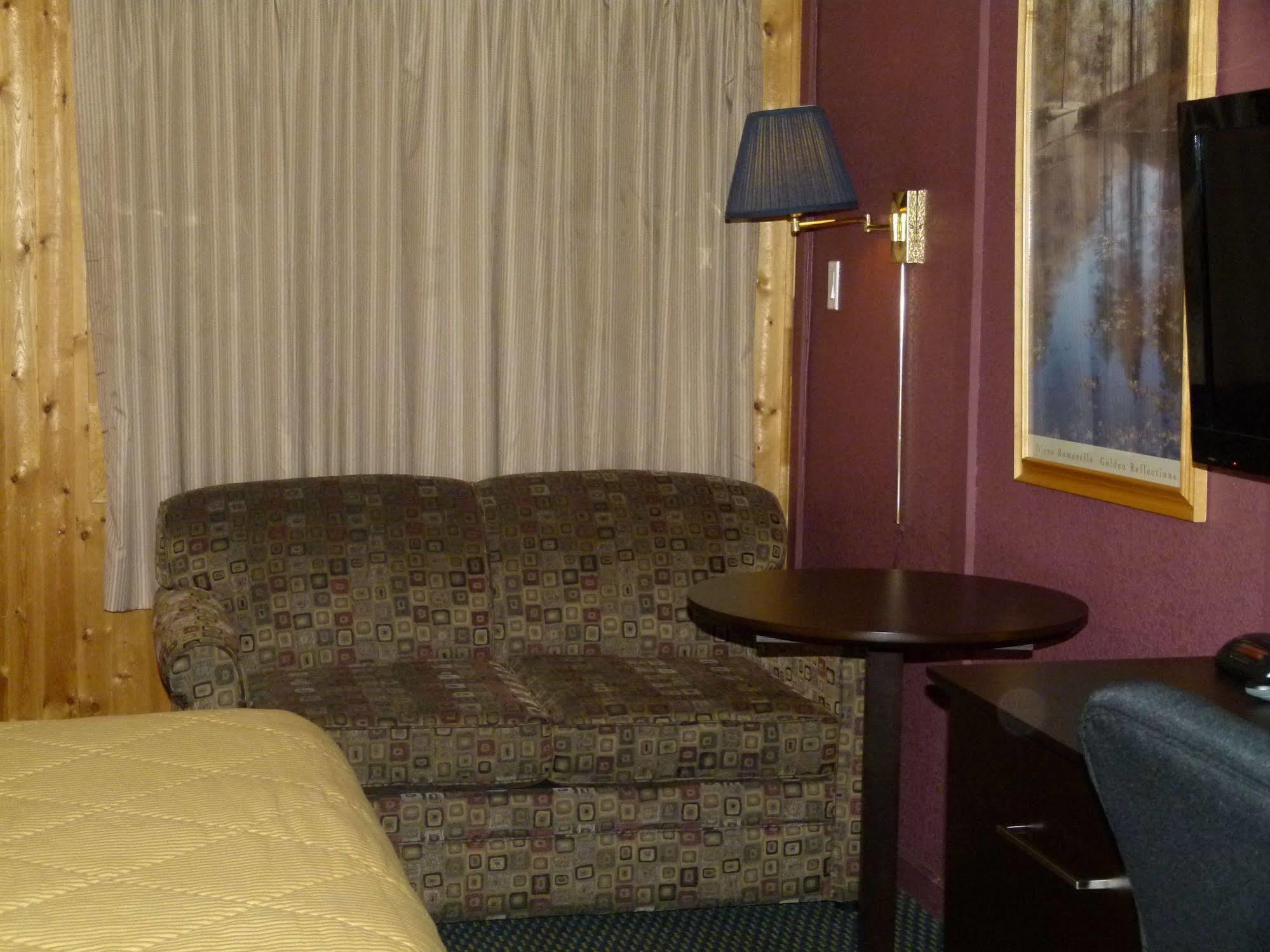 Country Squire Motel Arnprior Exterior foto