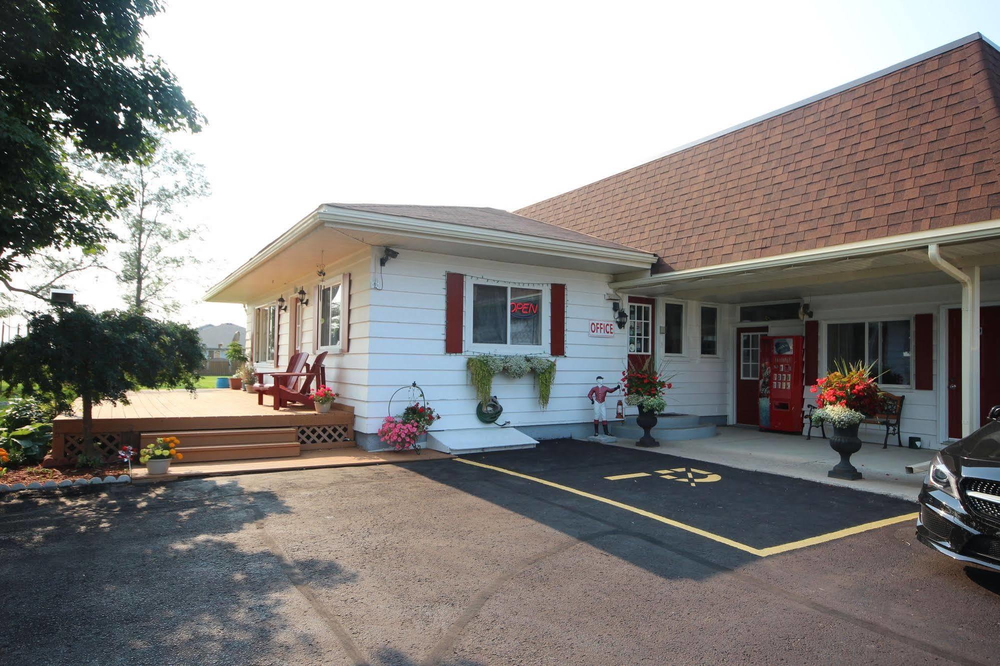 Country Squire Motel Arnprior Exterior foto